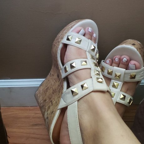 Lovelyfeet_ actriz atractiva imágenes
