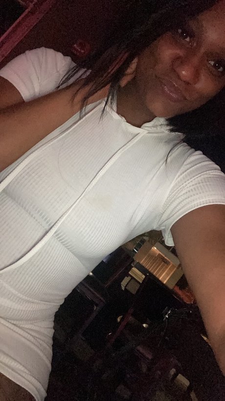 Mila Lowe estrella porno exclusiva archivo