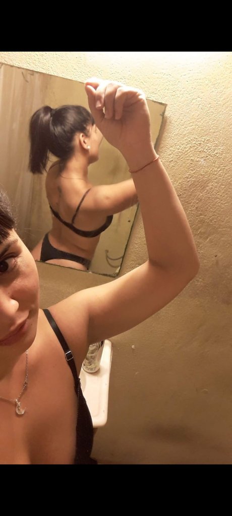 Milagros Arguello hermosa estrella foto