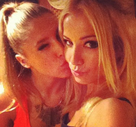 Catha23 actriz porno fotos