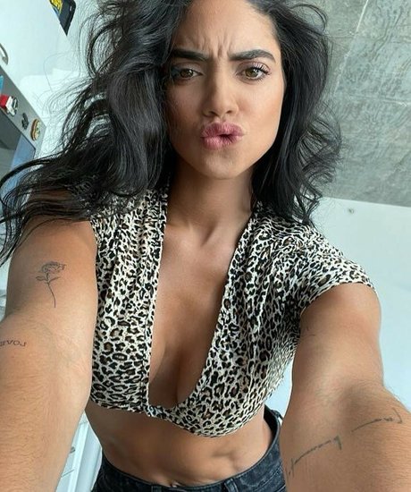 Arianny Negron modelo sexual foto