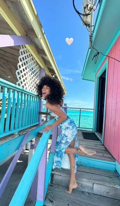 Ariadna Hafez estrella libre recopilación