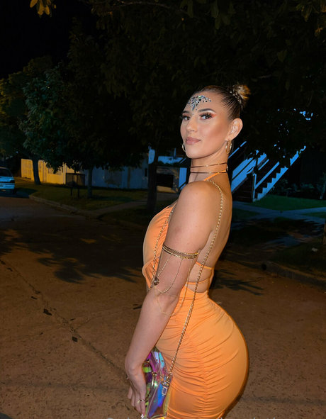 lovelytinnaxo estrella porno caliente imágenes