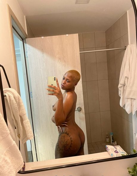 kysersaiso desnudos de modelos galería