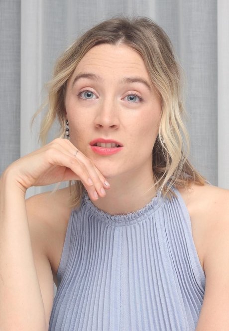 Saoirse Ronan actriz de arte galerías