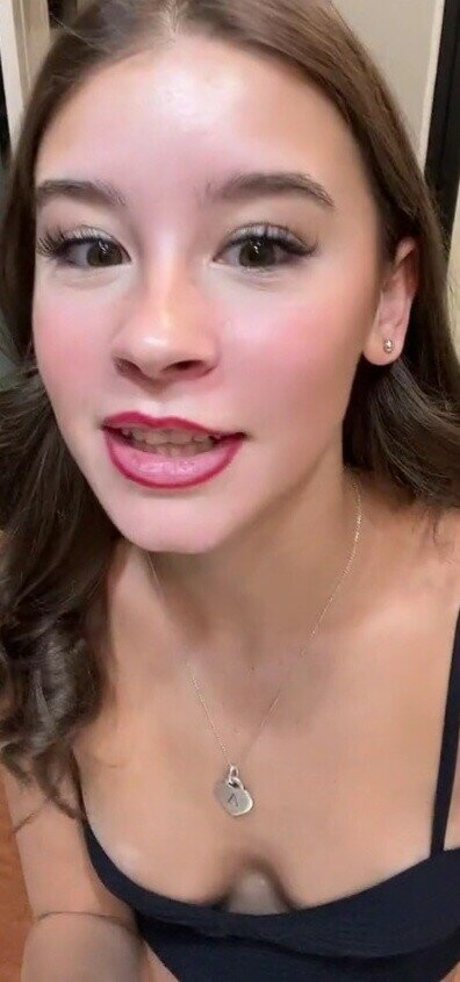 Bitty 01 modelo hd galerías