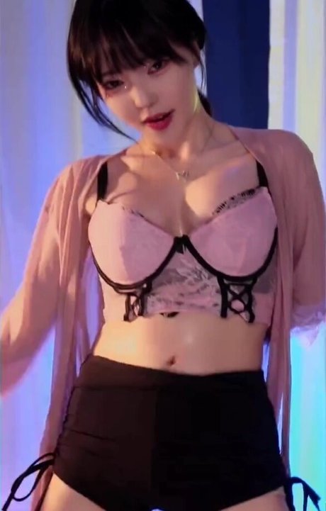 yoon froggy actriz perfecta imágenes