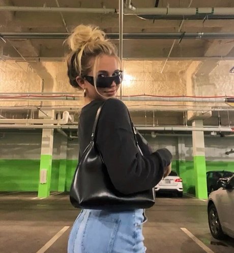 onlyfans de chicas góticas de grandes tetas desnudo de alta calidad galería