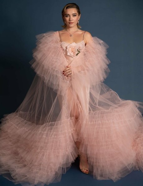 Florence Pugh estrella del arte fotos