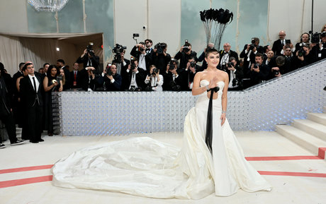 Florence Pugh buen modelo foto