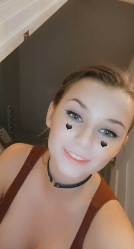 izassassin estrella porno atractiva imágenes