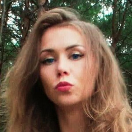 mianaughtygirl modelo sexy fotos