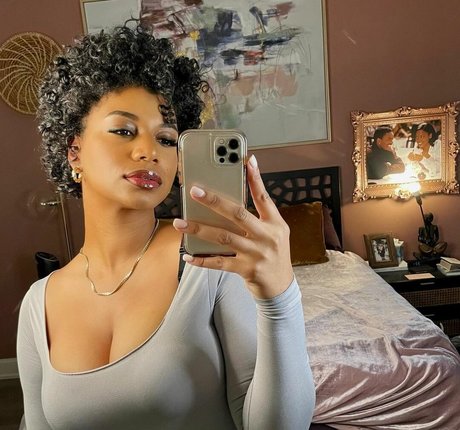 Taylor Rooks hermosa modelo imágenes