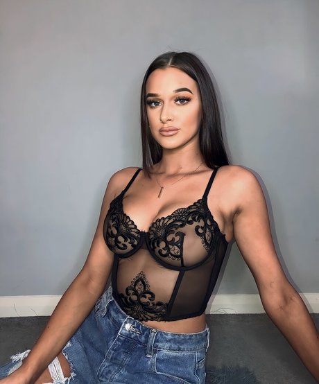 Louise Reid estrella porno de alta calidad imagen