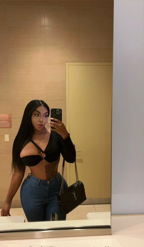 erikayrose hermosa estrella galería