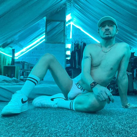 p4ulmcr modelo caliente galería