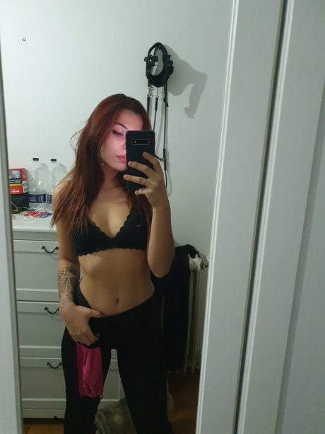 Auriii_ estrella de alta calidad imágenes