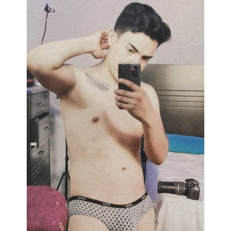 Rau Sans arte estrella porno imagen