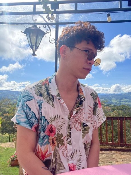 J sebastian actriz desnuda imágenes