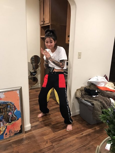 Mae Col bonita estrella porno archivo