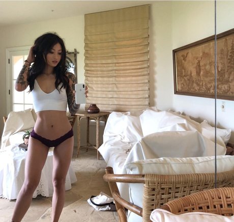 Mae Col modelo desnudos foto