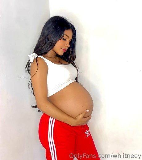 whiitneey estrella desnuda imágenes