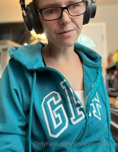 smokinmiamoon actriz porno imágenes