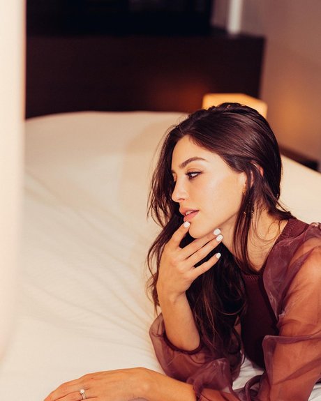 Celine Farach hermosa actriz imágenes