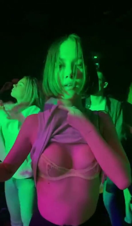 Saoirse Alicia Behzadi buena estrella porno archivo