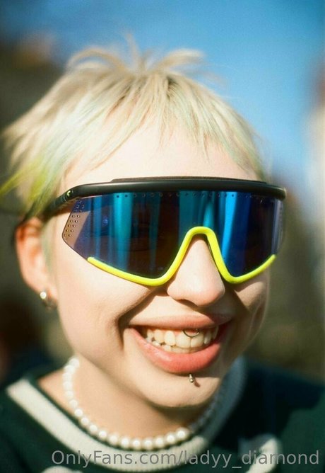 ladyy diamond actriz desnuda archivo