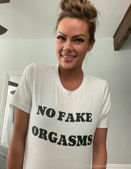 cornudo gratis onlyfans erótico de alta calidad imágenes