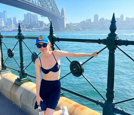 Amy Shark estrella desnuda galerías