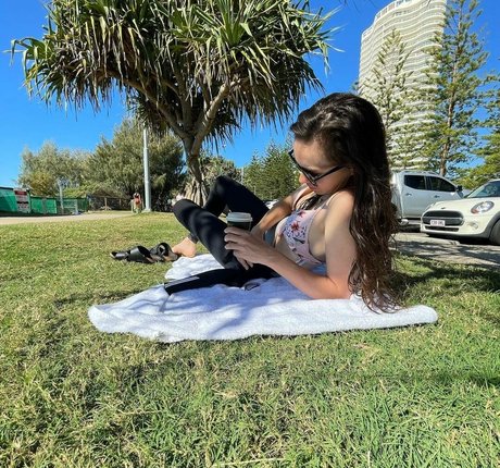 Amy Shark libre de estrellas recopilación