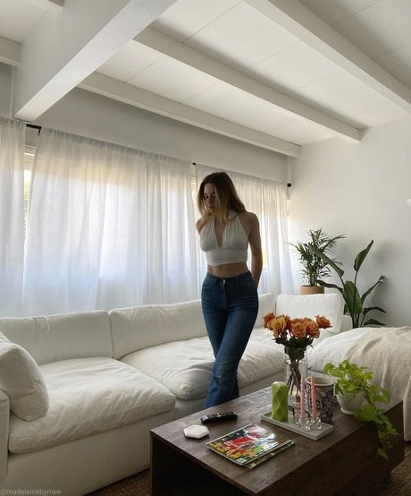 Madeleine Byrne modelo de alta definición galería