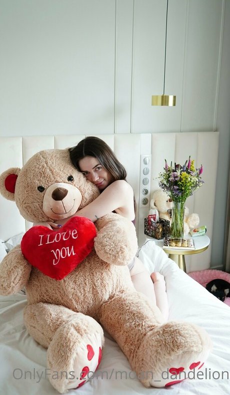 moan dandelion modelo agradable imagen