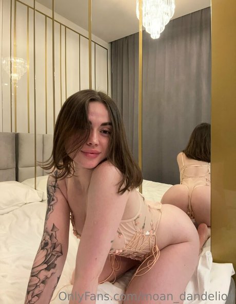 moan dandelion estrella sexy foto