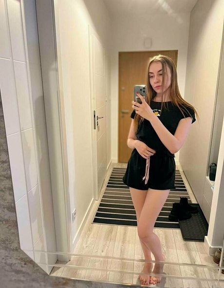 leeeeyyyla modelo bonita archivo