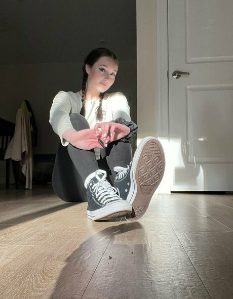 Sizeelevens actriz desnuda imagen