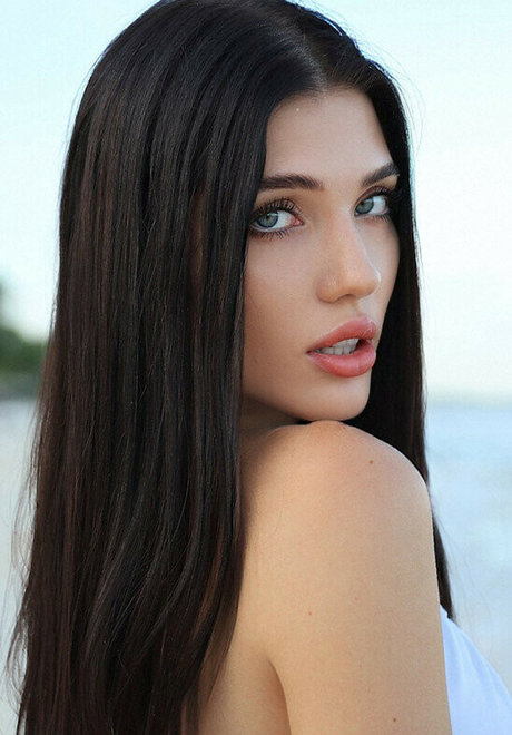 Alina Enero actriz xxx galerías