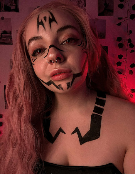 salems hailey estrella adulta archivo