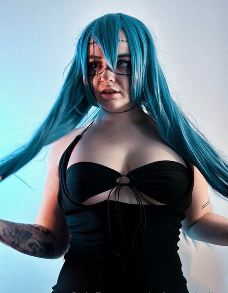 salems hailey modelo hermosa foto