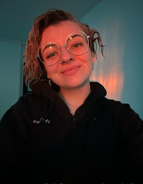 salems hailey estrella adulta archivo