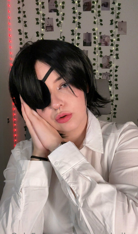 salems hailey modelo desnuda galería