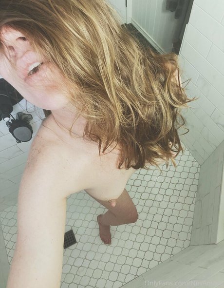 nevamore modelo porno archivo