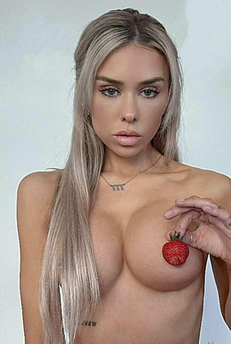 onlyannalise hermosa modelo galería