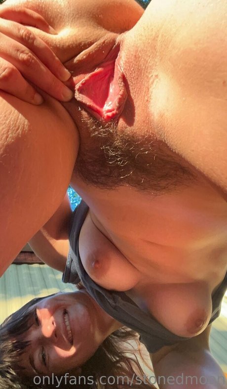 stonedmoon actriz de alta calidad fotos