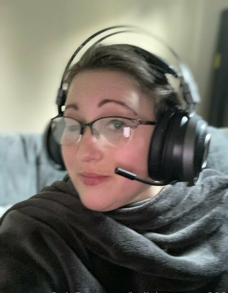 hellsingqueen666 estrella porno desnuda galerías