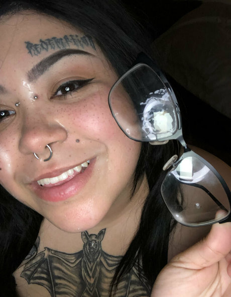 gore whore modelo fotos