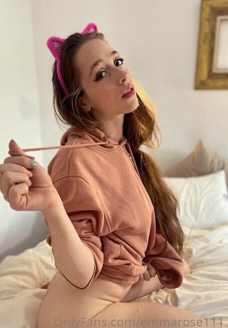 ofchloerose actriz caliente foto