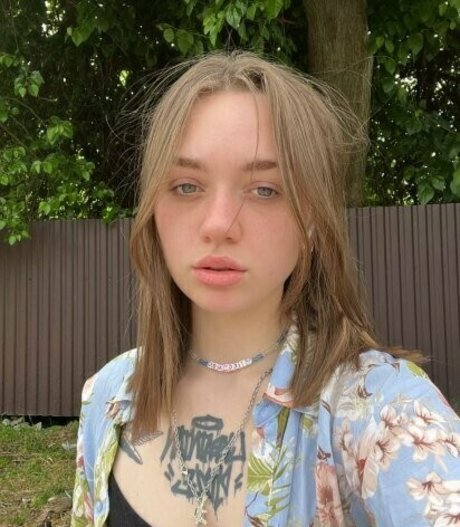 your sabrisse modelo caliente archivo